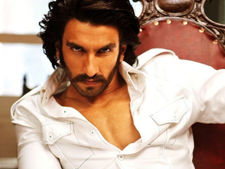 'ಡಿಡಿಎಲ್ ಜೆ' ಸೀನ್ ರೀಕ್ರಿಯೇಟ್ ಮಾಡಿ ಶಾರುಖ್ ಅಣಕಿಸಿದ ಹಾಟ್ ಬಾಯ್