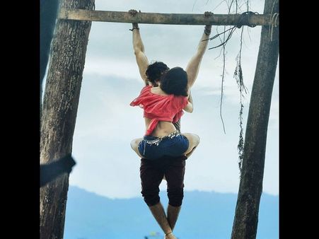 ವಿಮರ್ಶೆ: 'ಅಪ್ಪು' ನಂತರ ಅಪ್ಪಿಕೊಳ್ಳಬಹುದಾದ ಪುರಿ'ಯ ಖಡಕ್ 'ರೋಗ್'