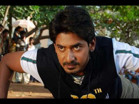 ಬೆರಕೆ-ಕಲಬೆರಕೆ ಅಳಿಯಲಿ ಎಂದ ಕನ್ನಡದ ಕಂದ ಪ್ರಜ್ವಲ್ ದೇವರಾಜ್