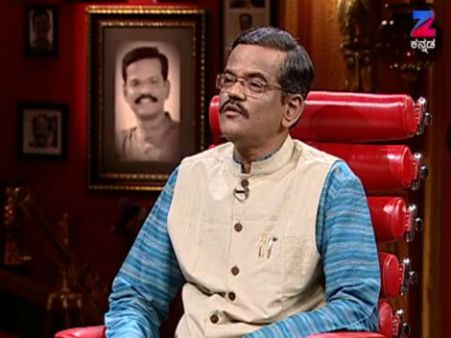 5 ರೂಪಾಯಿಗಾಗಿ ಮೈಕ್ ಹಿಡಿದ ಪ್ರಾಣೇಶ್ ಇನ್ನು ಮೈಕ್ ಬಿಟ್ಟಿಲ್ಲ!