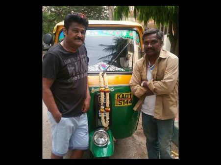 ಜಗ್ಗೇಶ್ ಸ್ಪೂರ್ತಿ: ಅಂದು ಚಪ್ಪಲಿ ಕಾಯುವ ಕಾಯಕ, ಇಂದು ಆಟೋ ಮಾಲೀಕ