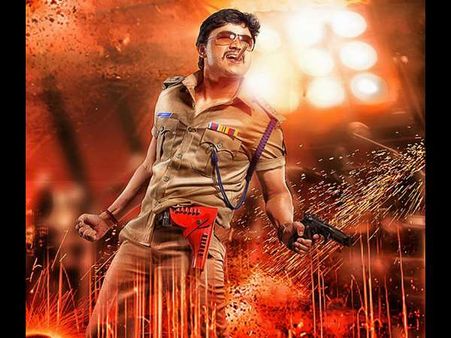 ಟ್ರೈಲರ್: ಖಾಕಿ ಖದರ್ ನಲ್ಲಿ ಗಣೇಶ್ ಹೊಡೆದ 'ಪಟಾಕಿ'