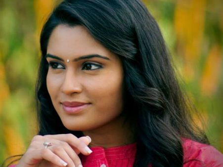 'ಲೋಡೆಡ್ ಗನ್' ಹಿಡಿದು ನಗಿಸಲಿದ್ದಾರೆ ಸಂಗೀತಾ ಭಟ್