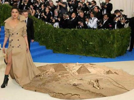 ಪ್ರಿಯಾಂಕಾ ಬಟ್ಟೆಯಿಂದ ಪಿರಮಿಡ್ ಕಟ್ಟಬಹುದು, ಟೆಂಟ್ ಹಾಕಬಹುದು!