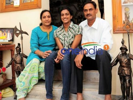 ಪಿ.ವಿ ಸಿಂಧು ಆಗಲಿದ್ದಾರೆ ದೀಪಿಕಾ ಪಡುಕೋಣೆ.!