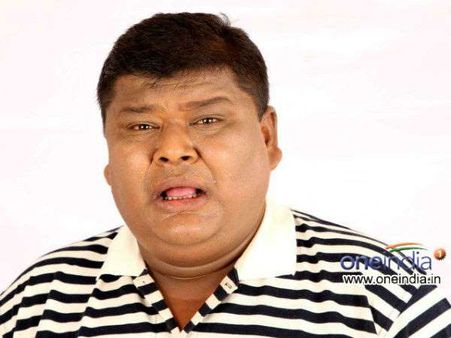 ಬುಲೆಟ್ ಪ್ರಕಾಶ್ ಗೆ ಬೆಂಡೆತ್ತಿ ಬ್ರೇಕ್ ಹಾಕುತ್ತಿರುವ ಕಿಚ್ಚ ಸುದೀಪ್ 'ಭಕ್ತ'ರು