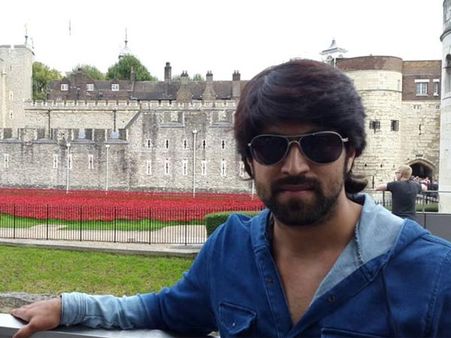 ರಾಜಕೀಯಕ್ಕೆ ಧುಮುಕುತ್ತಾರಾ ರಾಕಿಂಗ್ ಸ್ಟಾರ್.? ನಟ ಯಶ್ ಹೇಳಿದ್ದೇನು.?