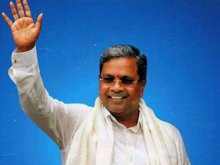 ಮುಖ್ಯಮಂತ್ರಿ ಸಿದ್ದರಾಮಯ್ಯ ಕೈಯಲ್ಲಿದೆ 2 ಕನ್ನಡ ಸಿನಿಮಾಗಳು!