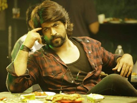 ಕೆರೆ ಹೂಳೆತ್ತಿದವರಿಗೆ 'ಕಾರ್ಮಿಕರ ದಿನ'ದ ಅಂಗವಾಗಿ ಯಶ್ ವಿಶೇಷ ಕೊಡುಗೆ!