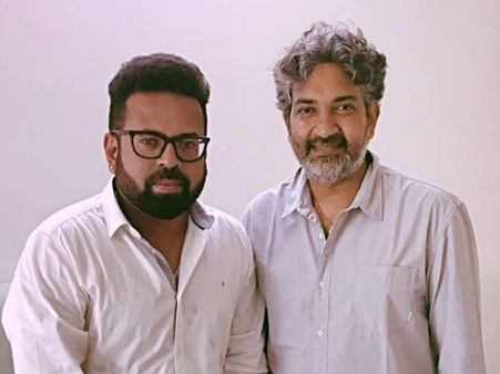 'ರಾಜಮೌಳಿ'ನ ಭೇಟಿ ಮಾಡಿದ 'ರಾಜಕುಮಾರ' ಡೈರೆಕ್ಟರ್ ಸಂತೋಷ್