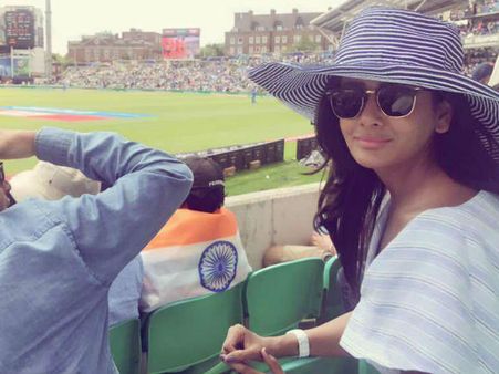 ಫೋಟೋಗಳು: ಲಂಡನ್‌ನಲ್ಲಿ ಭಾರತ-ಪಾಕ್ ಪಂದ್ಯ ನೋಡುತ್ತಿರುವ ಪಾರುಲ್