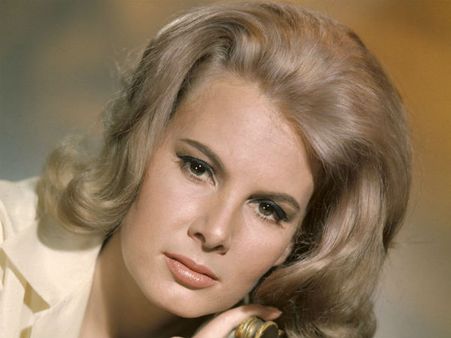 ಜೇಮ್ಸ್ ಬಾಂಡ್ 'ಥಂಡರ್‌ಬಾಲ್' ಚಿತ್ರದ ನಟಿ ಮೊಲ್ಲಿ ಪೀಟರ್ಸ್ ನಿಧನ