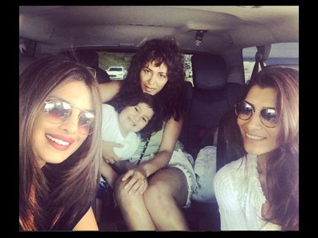 ಪ್ರಿಯಾಂಕಳಿಂದ ಮತ್ತೆ ಕಾಲು ಪ್ರದರ್ಶನ! ಫೋಟೋ ವೈರಲ್