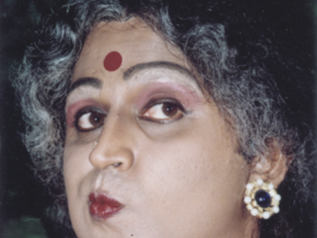 ಮೇಕಪ್ ಮ್ಯಾಜಿಕ್: ಈ 'ನಟಿ' ಯಾರು ಅಂತ ಹೇಳಿ ನೋಡೋಣ.?