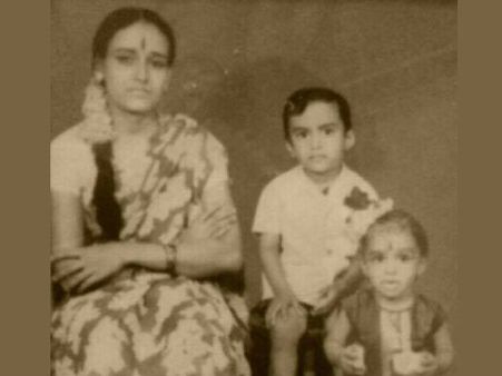 ಈ 'ರಿಯಲ್' ಸ್ಟಾರ್ ಯಾರು ಎಂದು ಥಟ್ ಅಂತ ಗುರುತಿಸಿ..