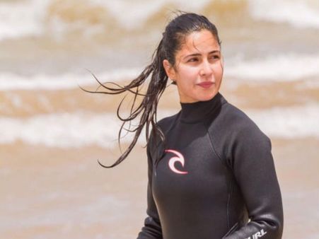 ಎರಡು ಕೈ ಬಳಸದೇ ಪುಷ್-ಅಪ್ ಮಾಡಿದ ಕತ್ರಿನಾ! ವಿಡಿಯೋ ವೈರಲ್