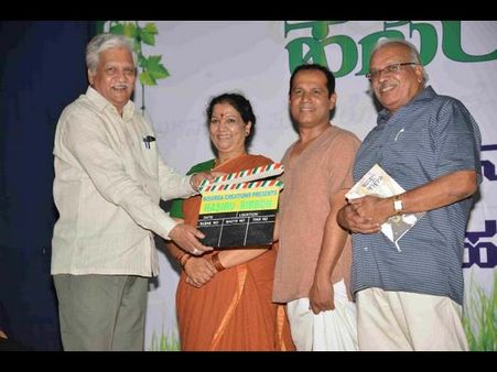 ಎಚ್.ಎಸ್.ವಿ ಅವರ 'ಹಸಿರು ರಿಬ್ಬನ್' ಚಿತ್ರಕ್ಕೆ ಸಿಕ್ತು ಅಧಿಕೃತ ಚಾಲನೆ