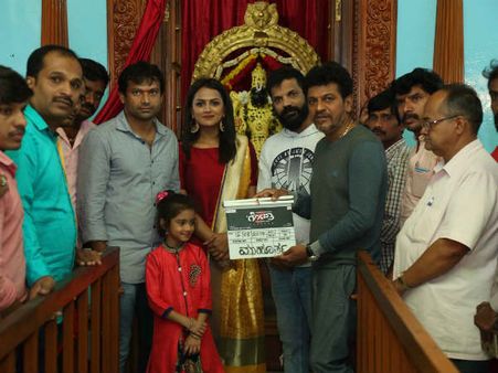 'ಗೋದ್ರಾ' ಚಿತ್ರಕ್ಕೆ ಚಾಲನೆ ಕೊಟ್ಟ ಸ್ಯಾಂಡಲ್ ವುಡ್ ಕಿಂಗ್