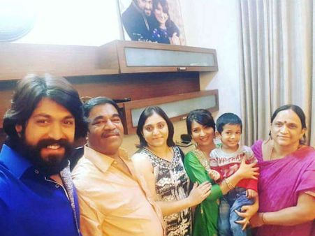 ಸೊಸೆ ರಾಧಿಕಾ ಪಂಡಿತ್ ಗೆ ಪ್ರೀತಿಯ ಅತ್ತೆ ಕಡೆಯಿಂದ ಸಿಕ್ಕಿದೆ ಅದ್ಧೂರಿ ಗಿಫ್ಟ್!