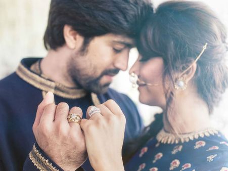 ವರ್ಷದ ಸಂಭ್ರಮದಲ್ಲಿ ಯಶ್-ರಾಧಿಕಾ ಪಂಡಿತ್ ಜೋಡಿ