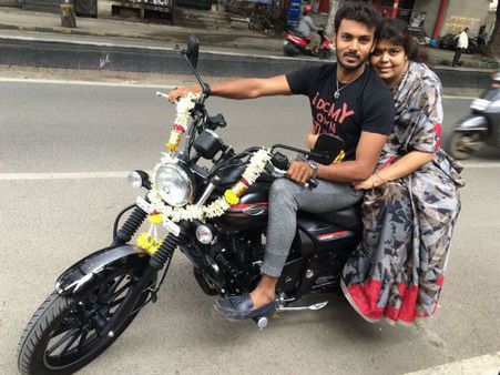 ಹೊಸ ಬೈಕ್ ನಲ್ಲಿ ಅಮ್ಮನ ಜೊತೆ 'ಸಾಹೇಬ' ಮನೋರಂಜನ್ ಸವಾರಿ