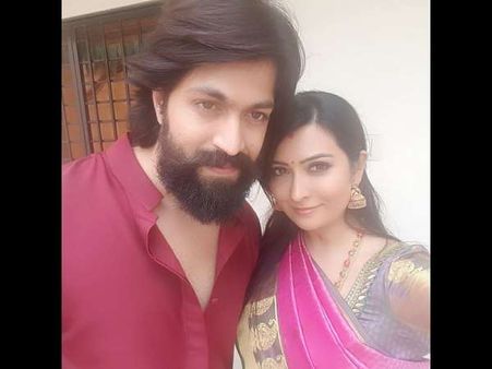 ರಾಕಿಂಗ್ ಸ್ಟಾರ್ ಯಶ್ ಗಡ್ಡದ ಬಗ್ಗೆ ಪ್ರಶ್ನೆ ಕೇಳಿದ ಪತ್ನಿ ರಾಧಿಕ ಪಂಡಿತ್