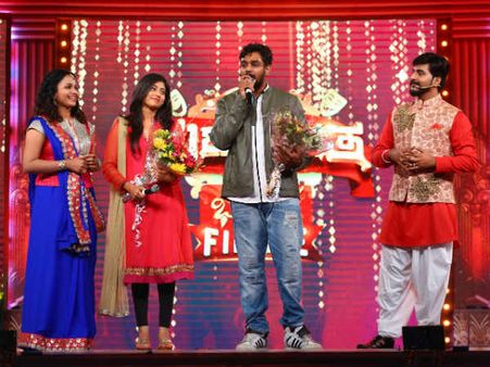 ಚಿತ್ರಗಳು: ಹುಬ್ಬಳ್ಳಿಯಲ್ಲಿ ನಡೆದ ವರ್ಣರಂಜಿತ 'ಮಜಾಭಾರತ' ಭರ್ಜರಿ ಫಿನಾಲೆ