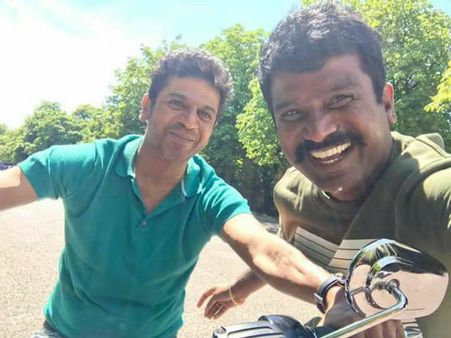 'ದಿ ವಿಲನ್' ಮುಗಿಯುವ ಮೊದಲೇ ಶಿವಣ್ಣ - ಪ್ರೇಮ್ ಮುಂದಿನ ಸಿನಿಮಾ ಸುದ್ದಿ ಹೊರ ಬಂತು!