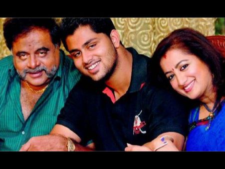 ರೆಬೆಲ್ ಸ್ಟಾರ್ ಮಗನ ಚಿತ್ರಕ್ಕೆ ನಿರ್ದೇಶಕ, ನಿರ್ಮಾಪಕ ಯಾರಾಗಬಹುದು?