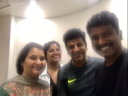 ಅಪ್ಪನ 'ಕಾರ್ ಚೇಸಿಂಗ್ ಸೀನ್' ನೋಡಲು ಬ್ಯಾಂಕಾಕ್ ಗೆ ಹಾರಿದ ಶಿವಣ್ಣನ ಮಗಳು!