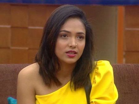 ಹೊಟ್ಟೆ ಉರ್ಕೊಳ್ಳುವ 'ಡವ್ ರಾಣಿ' ಅನುಪಮಾಗೆ ಬೆಂಡೆತ್ತಿದ ನೆಟ್ಟಿಗರು.!