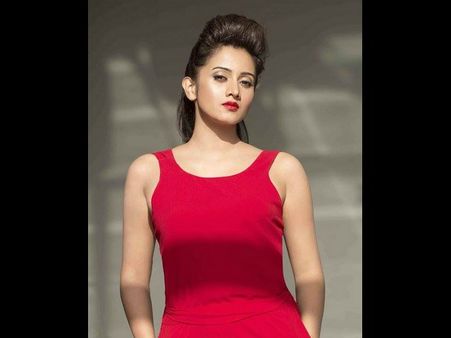 ಟ್ವಿಟ್ಟರ್ ನಲ್ಲಿ ಕಾಲೆಳೆದ ವ್ಯಕ್ತಿಗೆ ಸರಿಯಾಗಿ ಚಳಿ ಬಿಡಿಸಿದ ನಟಿ ಹರ್ಷಿಕಾ