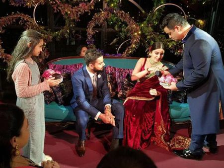 ಅನುಷ್ಕಾಗೆ ವಿರಾಟ್ ತೊಡಿಸಿರುವ ಉಂಗುರದ ಬೆಲೆ ಎಷ್ಟು?