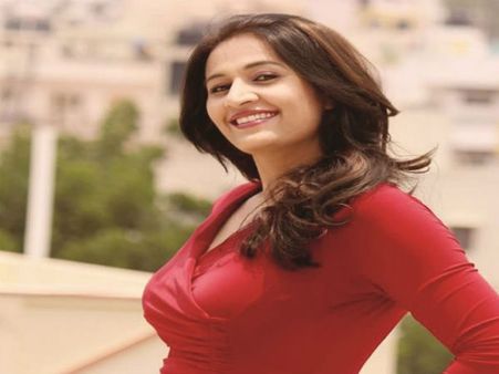 ಮತ್ತೆ ಅಭಿಮಾನಿಗಳಿಗೆ ದೊಡ್ಡ ಸುದ್ದಿ ಕೊಟ್ಟ ನಟಿ 'ಸ್ಪರ್ಶ' ರೇಖಾ!