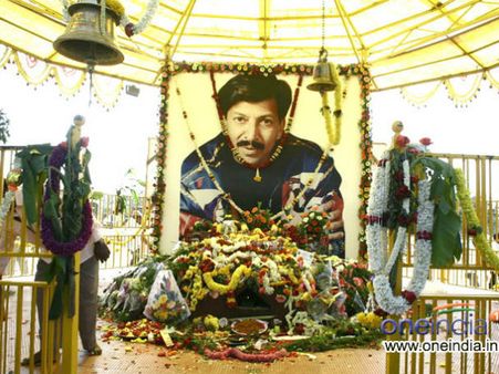 'ವಿಷ್ಣು ದಾದಾ'ನ 8ನೇ ಪುಣ್ಯ ಸ್ಮರಣೆ: ಅಭಿಮಾನಿಗಳ ಮನದಲ್ಲಿ 'ಯಜಮಾನ' ಚಿರಾಯು