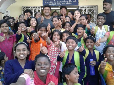 ಅಮ್ಮನ ಹುಟ್ಟುಹಬ್ಬವನ್ನ ಅರ್ಥಪೂರ್ಣವಾಗಿ ಆಚರಣೆ ಮಾಡಿದ ಅಪ್ಪು