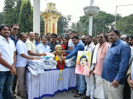 ಮೈಸೂರಿನಲ್ಲಿ ಸಾಹಸ ಸಿಂಹ ಡಾ.ವಿಷ್ಣುವರ್ಧನ್ ಪುಣ್ಯ ಸ್ಮರಣೆ