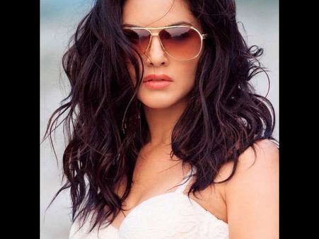 ಸನ್ನಿ ನೈಟ್ಸ್ ಬ್ಯಾನ್ ಮಾಡಿದಕ್ಕೆ ಗರಂ ಆದ್ರು ಅಭಿಮಾನಿಗಳು