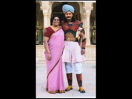 ಸದಾ ಮಲ್ಲಿಗೆ ಹೂವು ಮುಡಿಯುತ್ತಿದ್ದ ದರ್ಶನ್ ತಾಯಿ ಕೂದಲನ್ನ ಕತ್ತರಿಸಿದ್ದೇಕೆ?