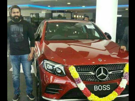 ಯಶ್ ಹೊಸ ಕಾರನ್ನ ಮೊದಲು ಓಡಿಸೋದು ಇವರೇ