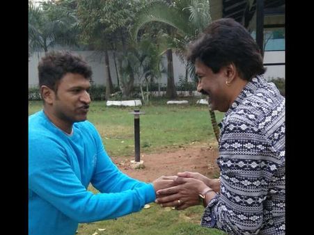 ರಾಜ್ ಸಮಾಧಿ ಬಳಿ ಹೋಗಿದ್ದ ಚರಣ್ ರಾಜ್ ಗೆ ಪುನೀತ್ ಸಿಕ್ಕಿದ್ರು.! ಆಮೇಲೇನಾಯ್ತು?