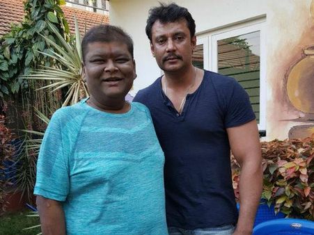 ಎರಡು ವರ್ಷಗಳ ನಂತರ 'ಡಿ-ಬಾಸ್' ದರ್ಶನ್ ಭೇಟಿ ಮಾಡಿದ ಬುಲೆಟ್ ಪ್ರಕಾಶ್!