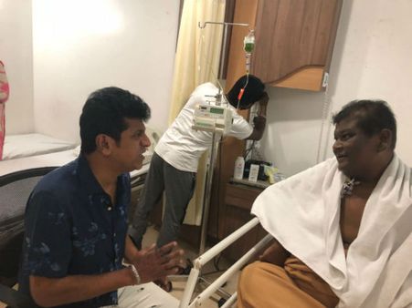 ವಿಕ್ರಂ ಆಸ್ಪತ್ರೆಯಲ್ಲಿರುವ ಬುಲೆಟ್ ಪ್ರಕಾಶ್ ಆರೋಗ್ಯ ವಿಚಾರಿಸಿದ ಶಿವಣ್ಣ