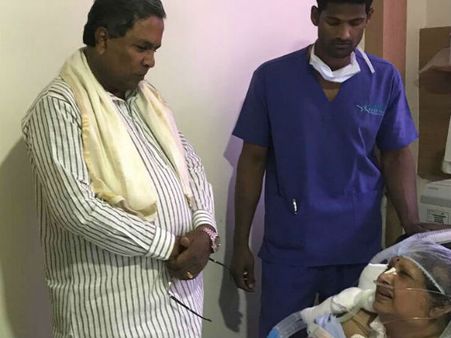 ಹಿರಿಯ ನಟಿ ಜಯಂತಿ ಆರೋಗ್ಯ ವಿಚಾರಿಸಿದ ಮುಖ್ಯಮಂತ್ರಿ ಸಿದ್ದರಾಮಯ್ಯ