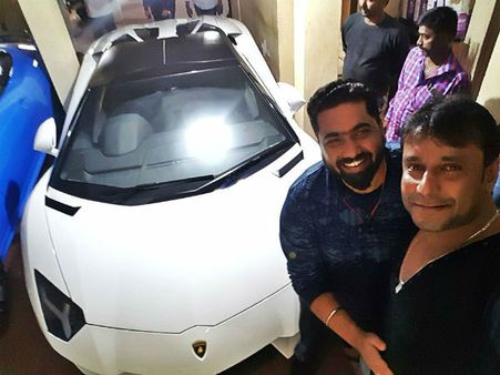 ಗೆಳೆಯ ದರ್ಶನ್ ಕಾರಿನ ಮೇಲೆ ಕಣ್ಣು ಹಾಕಿದ ತರುಣ್ ಸುಧೀರ್