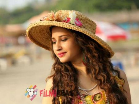 ಕೆಂಡಸಂಪಿಗೆ ಮಾನ್ವಿತಾ ಎದುರು ಅನಿರೀಕ್ಷಿತವಾಗಿ ಡಿ ಬಾಸ್ ಸಿಕ್ಕಾಗ..