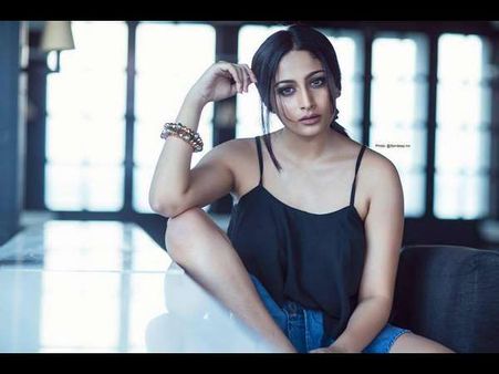 ಚೊಚ್ಚಲ ಚಿತ್ರಕ್ಕೂ ಮುಂಚೆಯೇ 4 ಪ್ರಾಜೆಕ್ಟ್ ಗೆ ಬುಕ್ ಆದ ನಟಿ.!