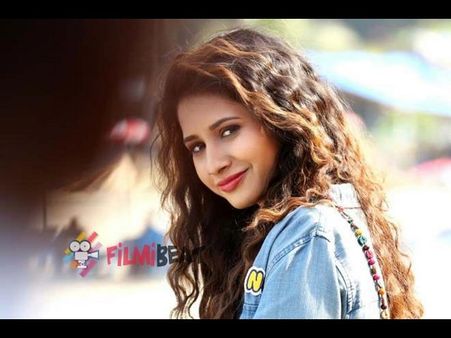 ಆರ್.ಜಿ.ವಿ ಚಿತ್ರದಲ್ಲಿ ಮಾನ್ವಿತಾ ನಾಯಕಿ: ಸಂಭಾವನೆ ಎಷ್ಟು ಅಂತ ಗೊತ್ತಾದ್ರೆ ಸುಸ್ತಾಗ್ತೀರಾ!