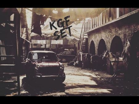 ಯಶ್ ಚಿತ್ರಕ್ಕಾಗಿ ಸಿದ್ದವಾಯ್ತು '80' ರ ದಶಕದ ಸೆಟ್