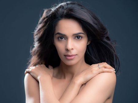 ಮಾಧ್ಯಮಗಳ ಎದುರು ಆತಂಕ ವ್ಯಕ್ತಪಡಿಸಿದ ಮಲ್ಲಿಕಾ ಶೆರಾವತ್